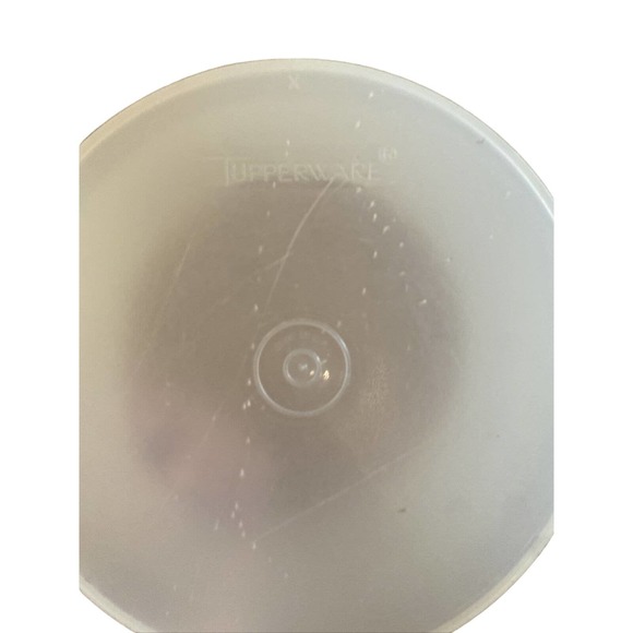 Vintage Tupperware Sheer Clear Canister, 265 with Lid - 2-1/2 Quarts - Picture 6 of 6